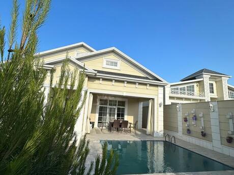 4 otaqlı həyət evi/bağ evi - Şüvəlan q. - 200 m²