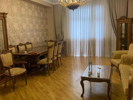 3 otaqlı yeni tikili - Şah İsmayıl Xətai m. - 130 m²