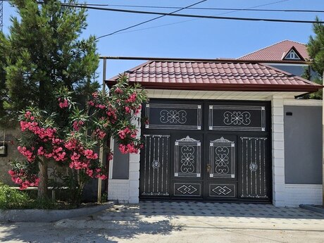 6 otaqlı həyət evi/bağ evi - Mərdəkan q. - 440 m²