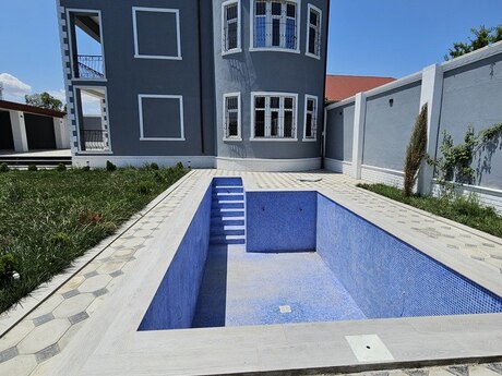 6 otaqlı həyət evi/bağ evi - Mərdəkan q. - 440 m²