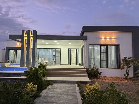 4 otaqlı həyət evi/bağ evi - Şüvəlan q. - 200 m²