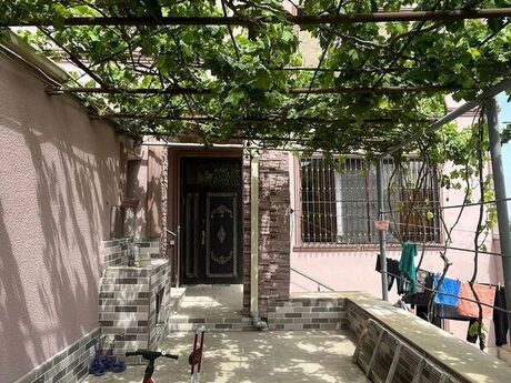6 otaqlı həyət evi/bağ evi - Badamdar q. - 480 m²