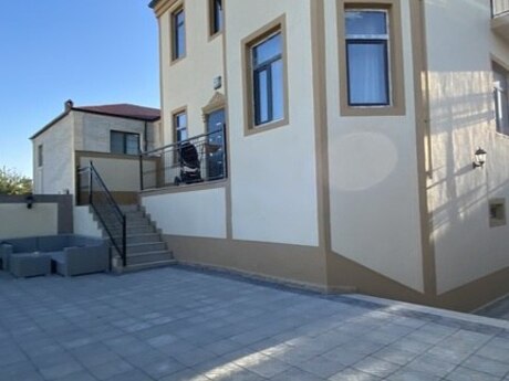 5 otaqlı həyət evi/bağ evi - Novxanı q. - 215 m²