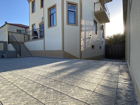 5 otaqlı həyət evi/bağ evi - Novxanı q. - 215 m²