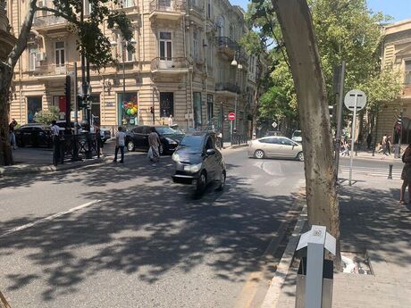 Elan №4664739 - Bakı, Sahil m., 7 otaqlı, 350 m², 2/4 mərtəbə