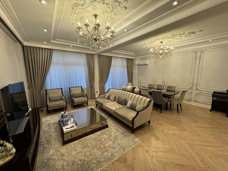 4 otaqlı yeni tikili - Şah İsmayıl Xətai m. - 266 m²