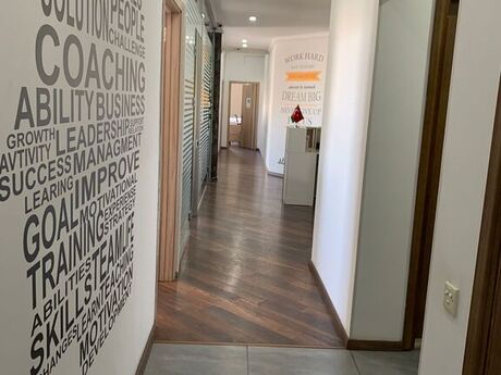 Obyekt - Ağ şəhər q. - 290 m²