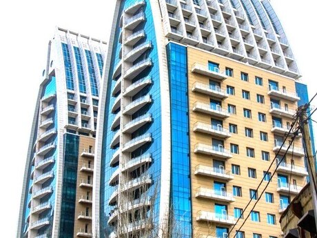 3-комн. новостройка - м. Элмляр Академиясы - 158 м²