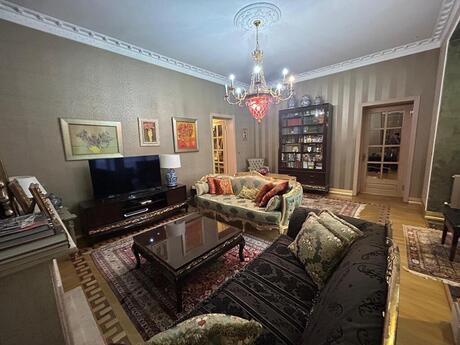 Объявление №4671365 - Баку, м. Ичеришехер, 6-комн., 280.5 м², 2/4 этаж