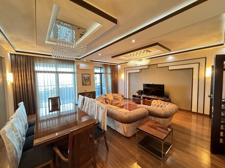 5 otaqlı yeni tikili - Şah İsmayıl Xətai m. - 268 m²