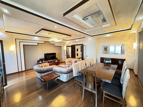 5 otaqlı yeni tikili - Şah İsmayıl Xətai m. - 268 m²
