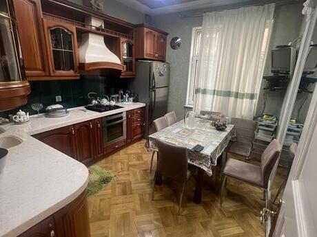 7-комн. дом/дача - м. Гянджлик - 450 м²