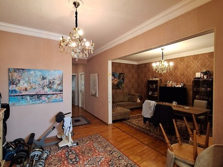 3-комн. вторичка - м. Элмляр Академиясы - 85 м²