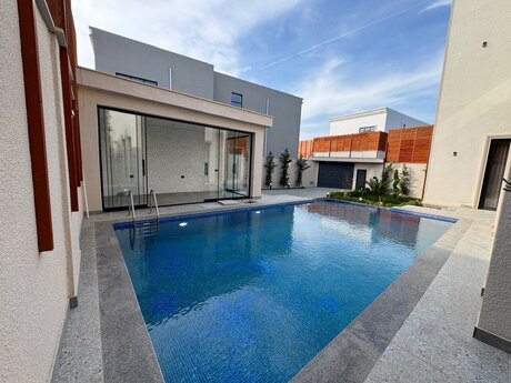 6 otaqlı həyət evi/bağ evi - Mərdəkan q. - 380 m²