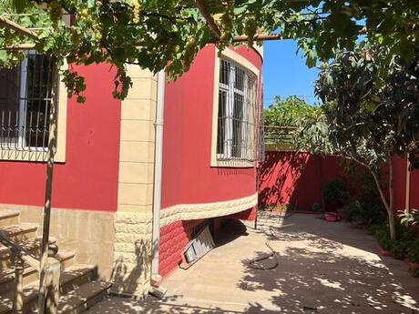 6 otaqlı həyət evi/bağ evi - Neftçilər m. - 330 m²