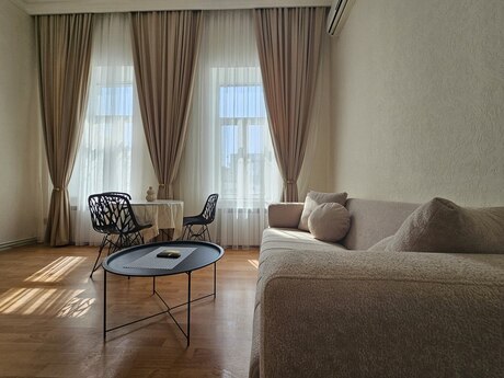 2 otaqlı köhnə tikili - İçəri Şəhər m. - 50 m²