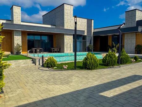 5 otaqlı həyət evi/bağ evi - Mərdəkan q. - 300 m²