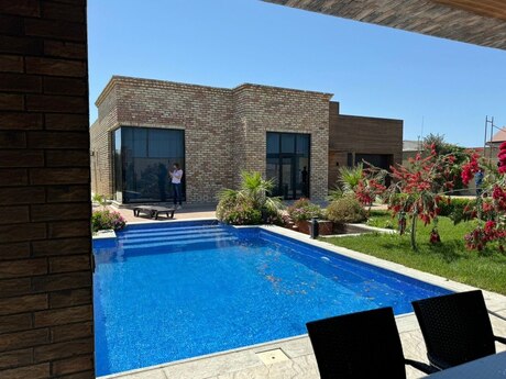 4 otaqlı həyət evi/bağ evi - Mərdəkan q. - 240 m²
