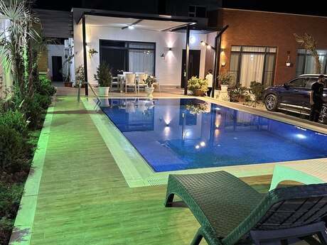 4 otaqlı həyət evi/bağ evi - Şüvəlan q. - 260 m²