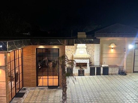 6 otaqlı həyət evi/bağ evi - Novxanı q. - 300 m²