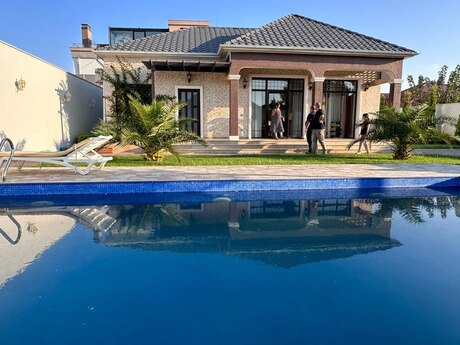 4 otaqlı həyət evi/bağ evi - Mərdəkan q. - 200 m²