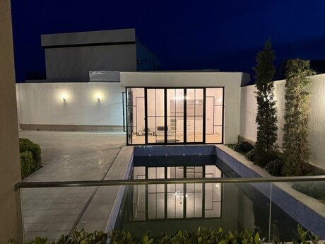 5 otaqlı həyət evi/bağ evi - Mərdəkan q. - 280 m²
