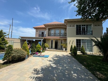 4 otaqlı həyət evi/bağ evi - Mərdəkan q. - 300 m²