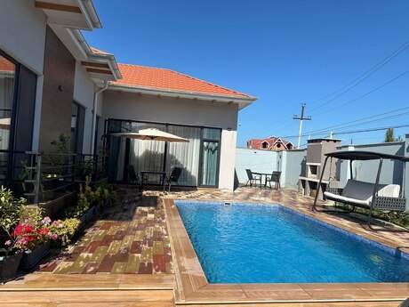 4 otaqlı həyət evi/bağ evi - Mərdəkan q. - 200 m²