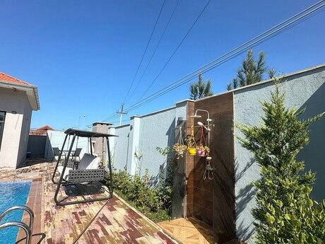 4 otaqlı həyət evi/bağ evi - Mərdəkan q. - 200 m²