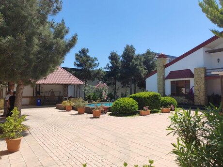 4 otaqlı həyət evi/bağ evi - Mərdəkan q. - 250 m²