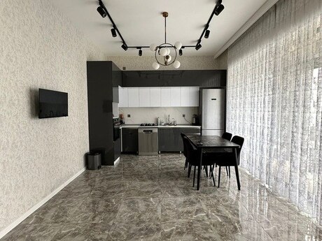 4 otaqlı həyət evi/bağ evi - Mərdəkan q. - 200 m²