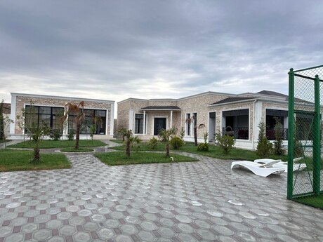 5 otaqlı həyət evi/bağ evi - Mərdəkan q. - 350 m²