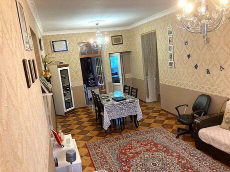 6 otaqlı həyət evi/bağ evi - Sabunçu q. - 220 m²