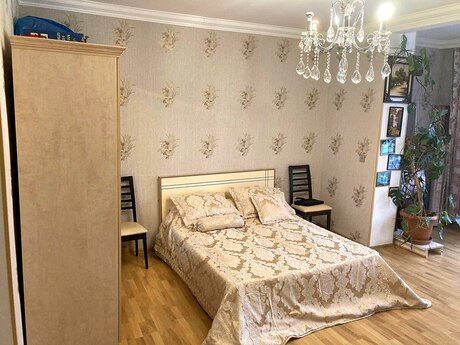 6 otaqlı həyət evi/bağ evi - Sabunçu q. - 220 m²