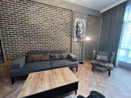 2-room apartment for rent, 75 m², 8 Noyabr: 1 000 ₼/mo 2
