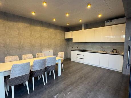 4 otaqlı həyət evi/bağ evi - Mərdəkan q. - 170 m²
