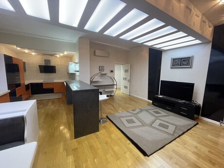 4 otaqlı yeni tikili - Şah İsmayıl Xətai m. - 266 m²