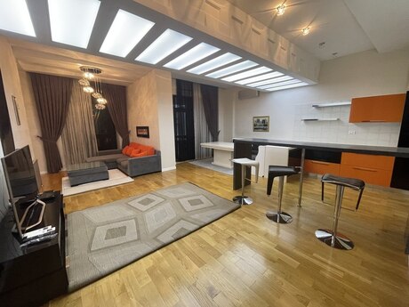 4 otaqlı yeni tikili - Şah İsmayıl Xətai m. - 266 m²