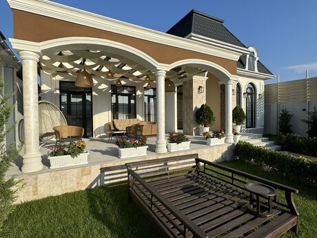 5 otaqlı həyət evi/bağ evi - Mərdəkan q. - 240 m²