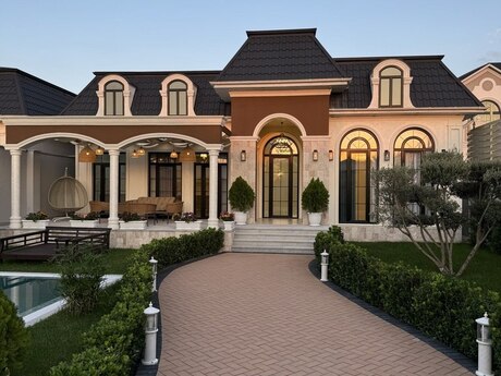 5 otaqlı həyət evi/bağ evi - Mərdəkan q. - 240 m²