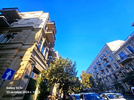 Elan №4716565 - Bakı, 28 May m., 5 otaqlı, 165 m², 3/3 mərtəbə