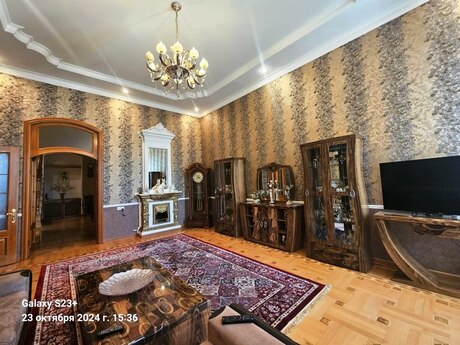 5 otaqlı köhnə tikili - 28 May m. - 165 m²