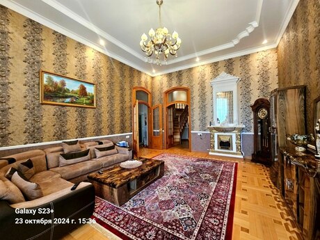 5 otaqlı köhnə tikili - 28 May m. - 165 m²