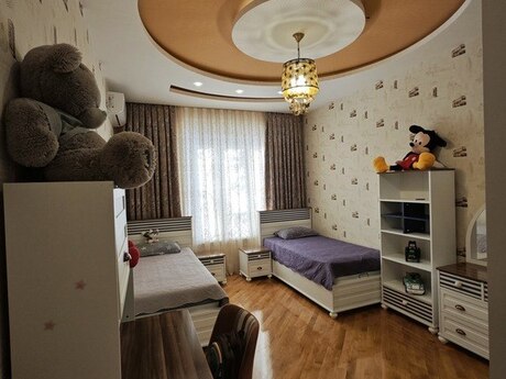 7 otaqlı həyət evi/bağ evi - Həzi Aslanov m. - 470 m²