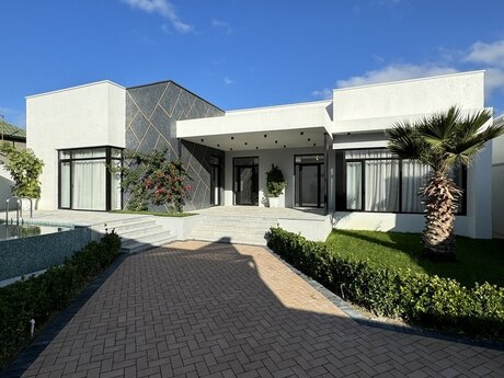 4 otaqlı həyət evi/bağ evi - Mərdəkan q. - 220 m²