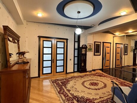5 otaqlı mənzil, 285 m², 28 May: 645 000 ₼ 5