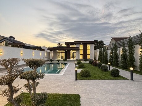4 otaqlı həyət evi/bağ evi - Mərdəkan q. - 240 m²