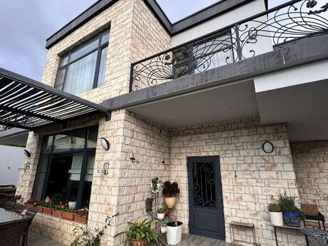 6 otaqlı həyət evi/bağ evi - Badamdar q. - 300 m²