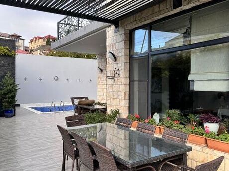 6 otaqlı həyət evi/bağ evi - Badamdar q. - 300 m²