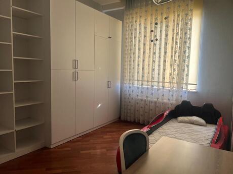 4-комн. новостройка - м. 28 мая - 186 м²